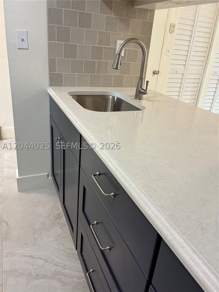 153 Ne 141st St #B - Photo 2 of 18