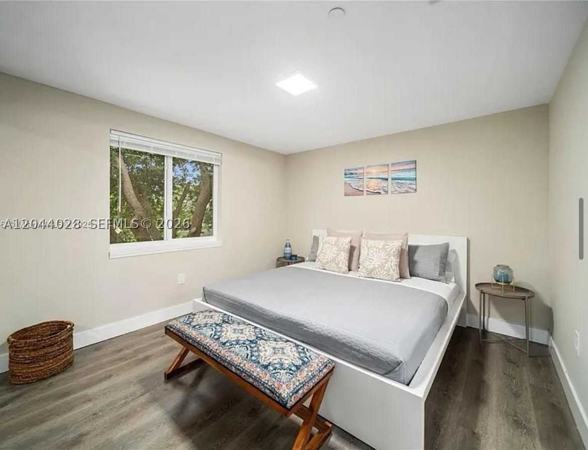 2311 Scott St #2 - Photo 5 of 11