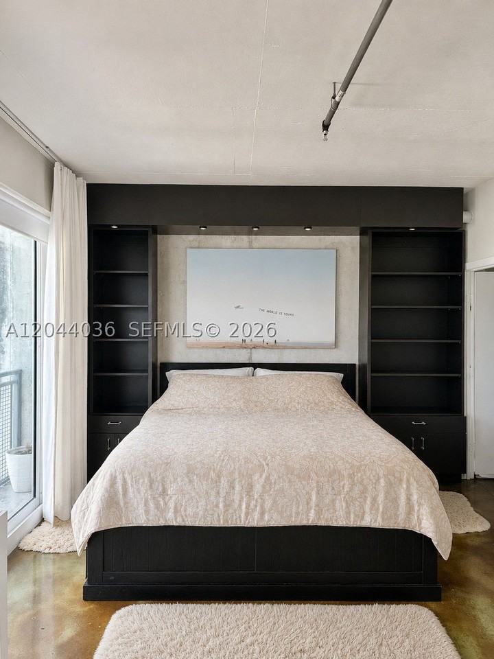 455 Ne 25th St #806 - Photo 3 of 23