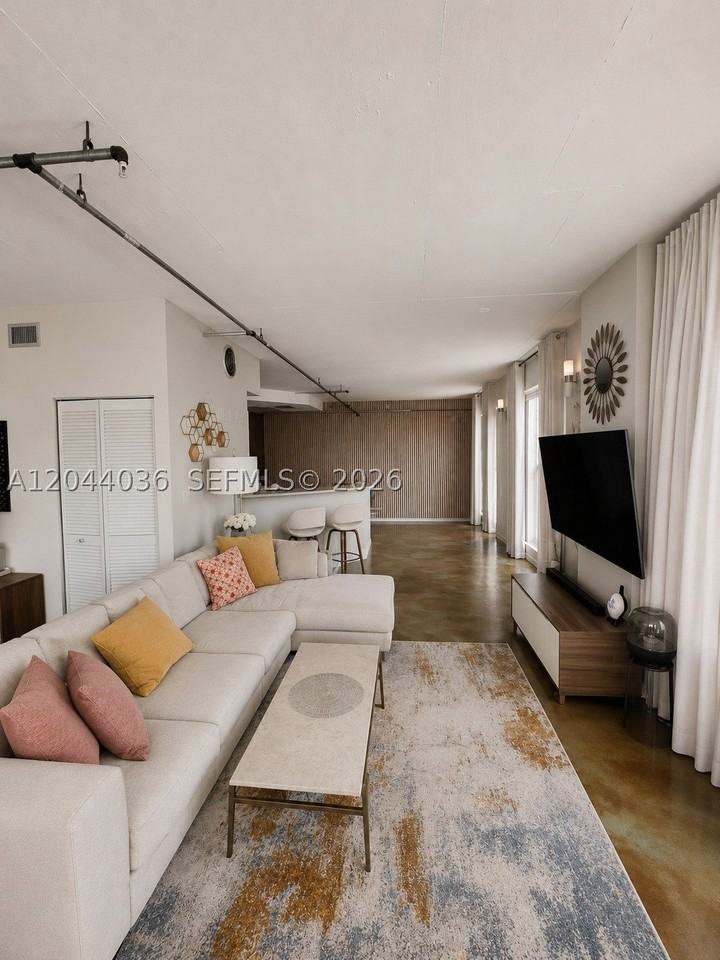 455 Ne 25th St #806 - Photo 5 of 23