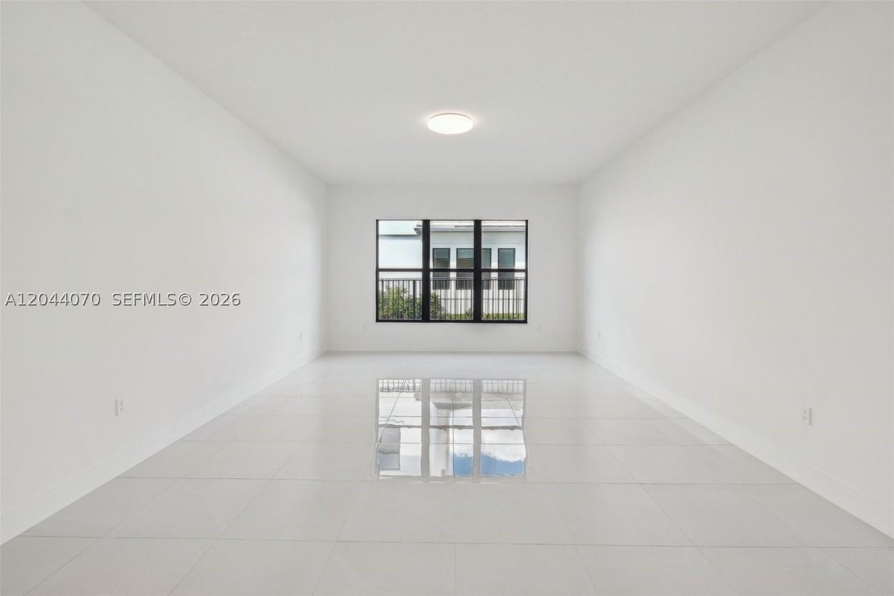 13075 Feathering Way - Photo 7 of 50