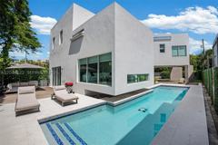 200 Sw 32nd Rd - Photo 1 of 1