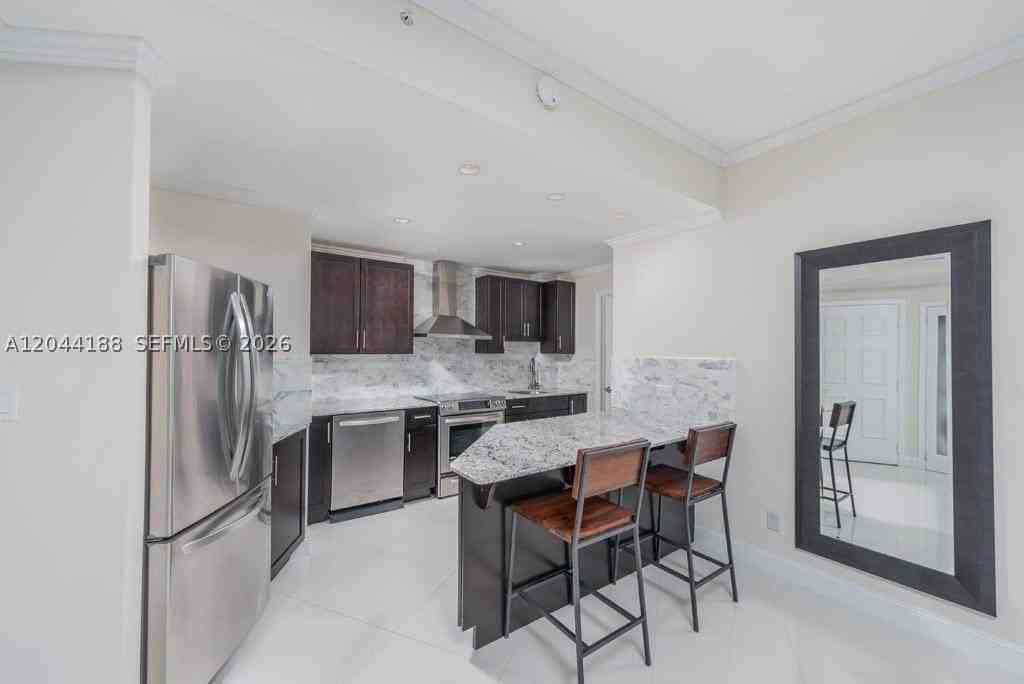 300 S Pointe Dr #706 - Photo 6 of 19