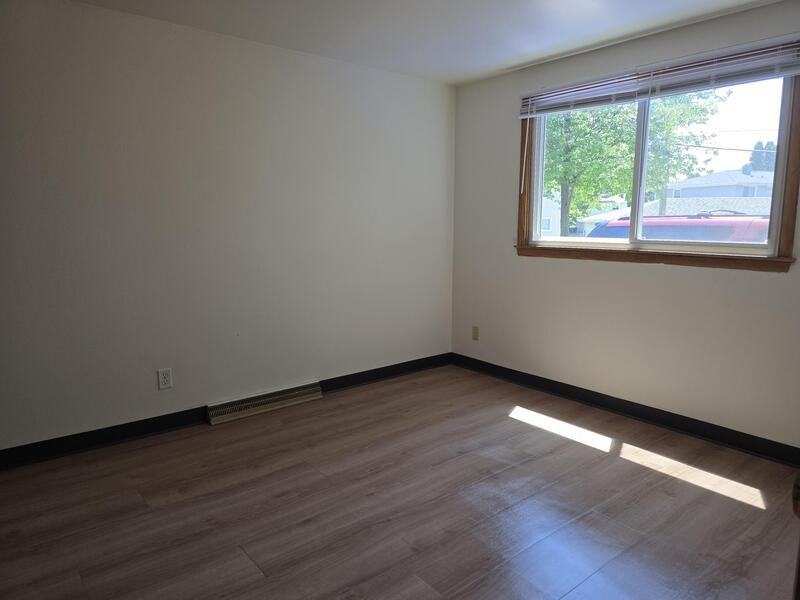 958 Gay Dr - Photo 3 of 8