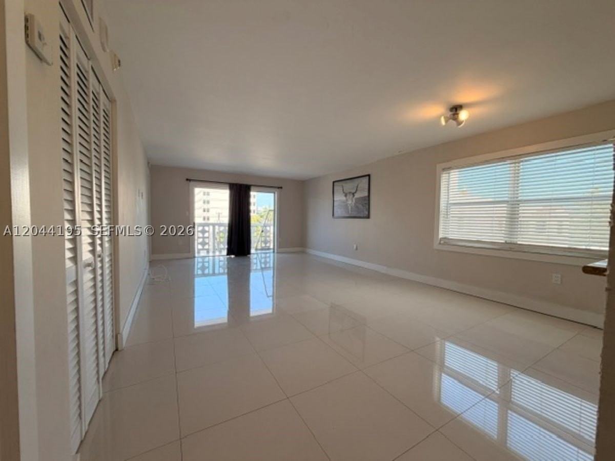 4141 Nautilus Dr #4J - Photo 2 of 36