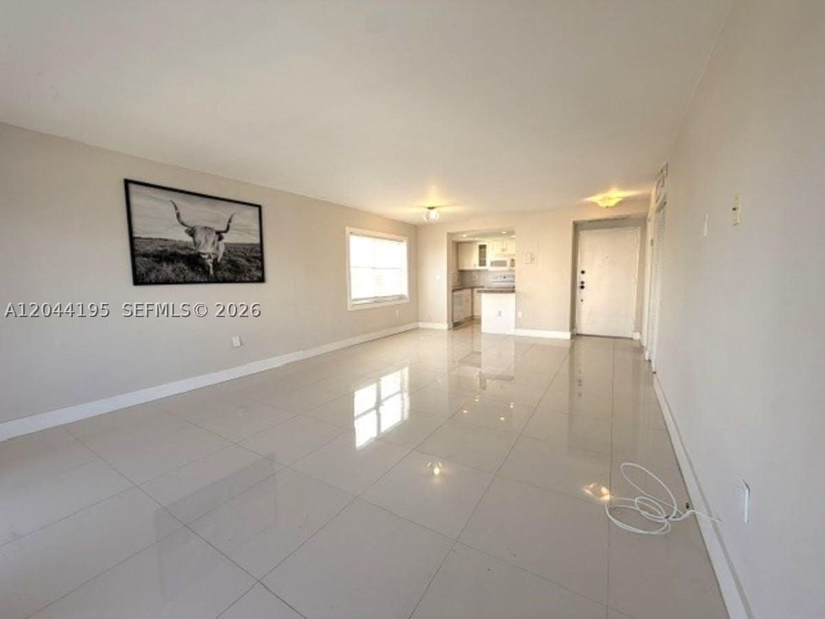 4141 Nautilus Dr #4J - Photo 5 of 36