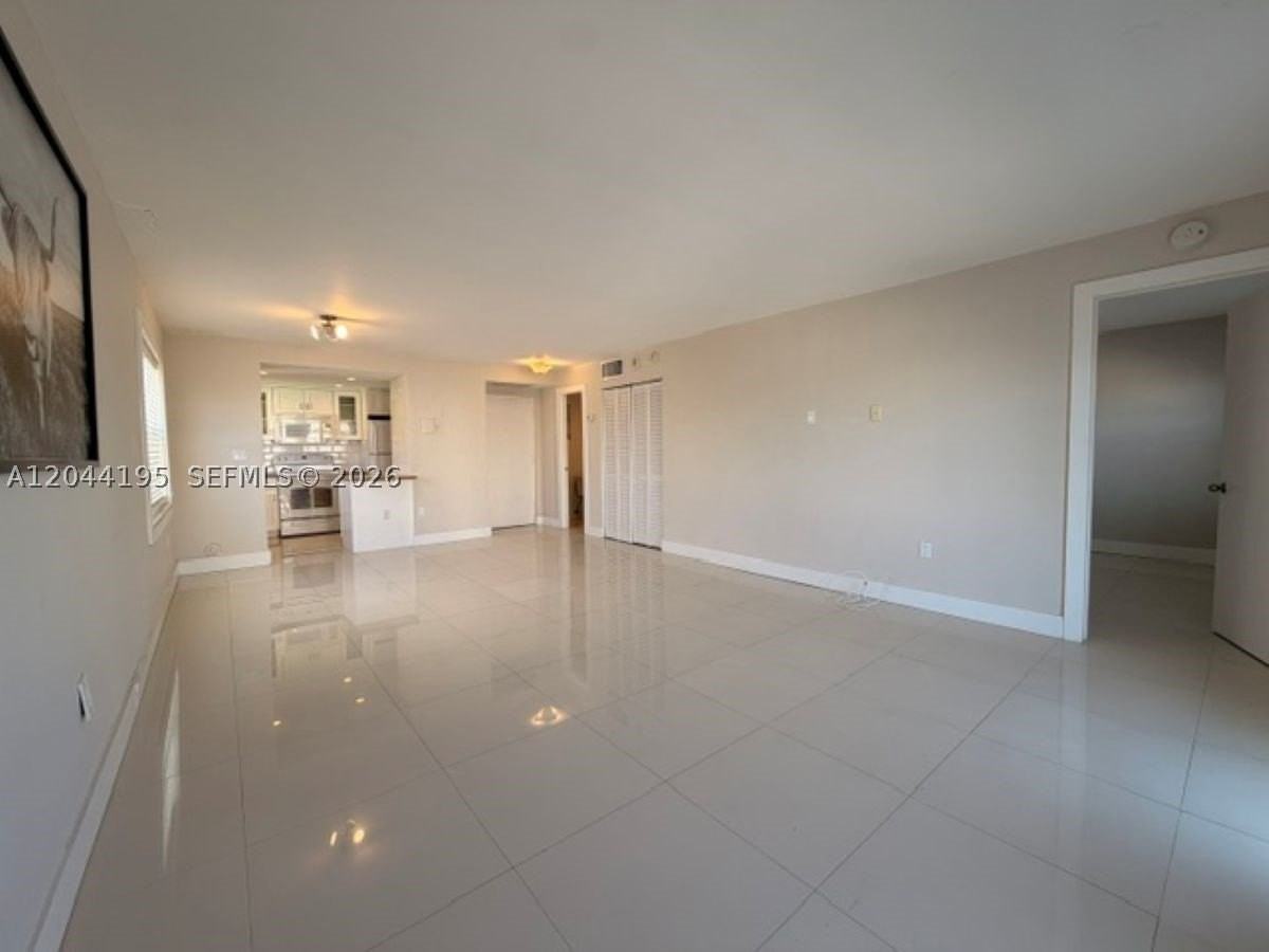 4141 Nautilus Dr #4J - Photo 6 of 36