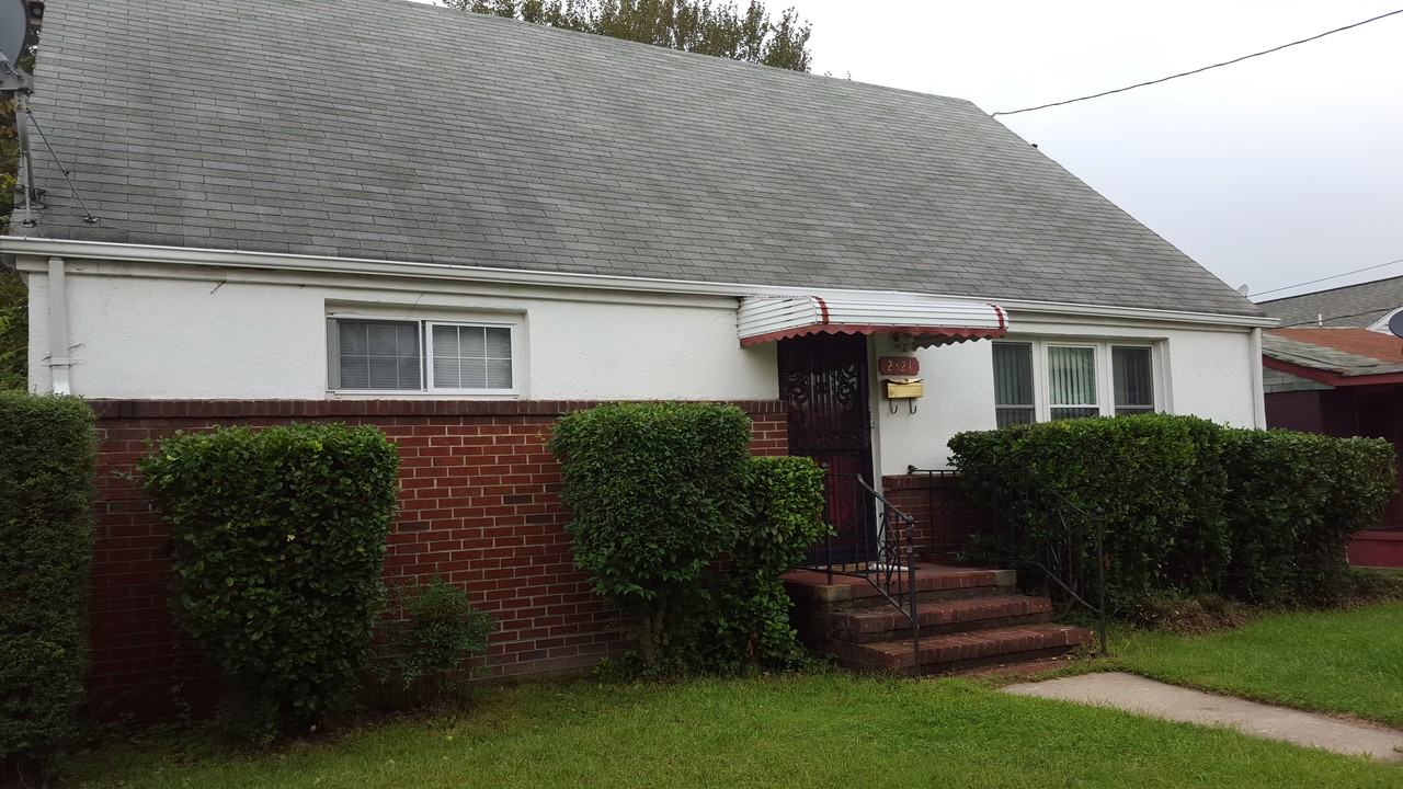 2321 Carona Ave - Photo 2 of 14