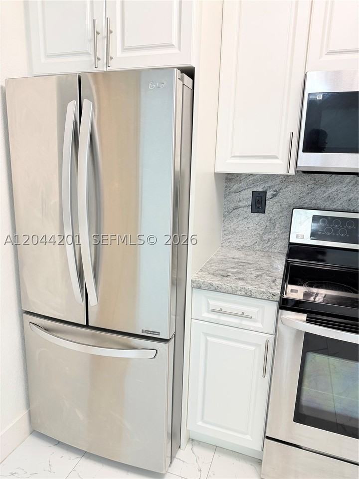 119 Sw 6th Ln #119 - Photo 7 of 43