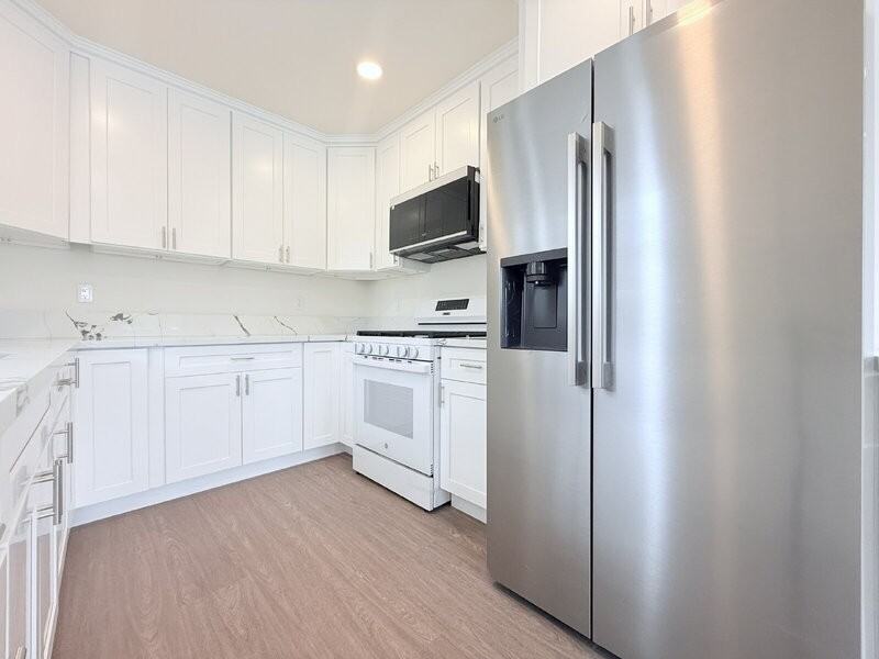 6509 State St - Photo 4 of 32