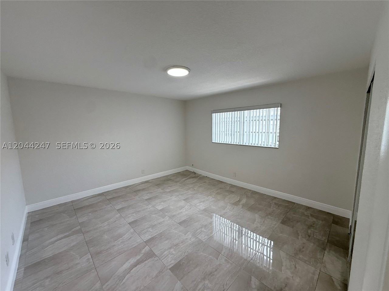 1515 S 14th Ave #13 - Photo 7 of 19