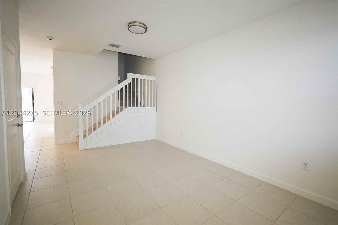 23057 Sw 129th Pl #23057 - Photo 3 of 29
