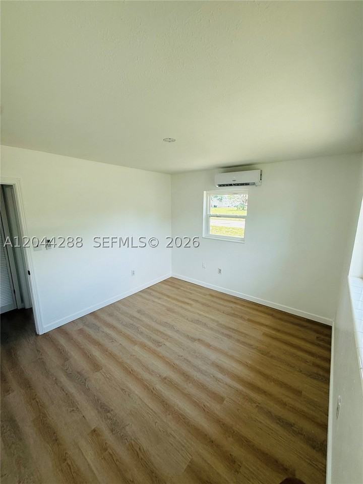2423 Jeffcott St #1 - Photo 7 of 10