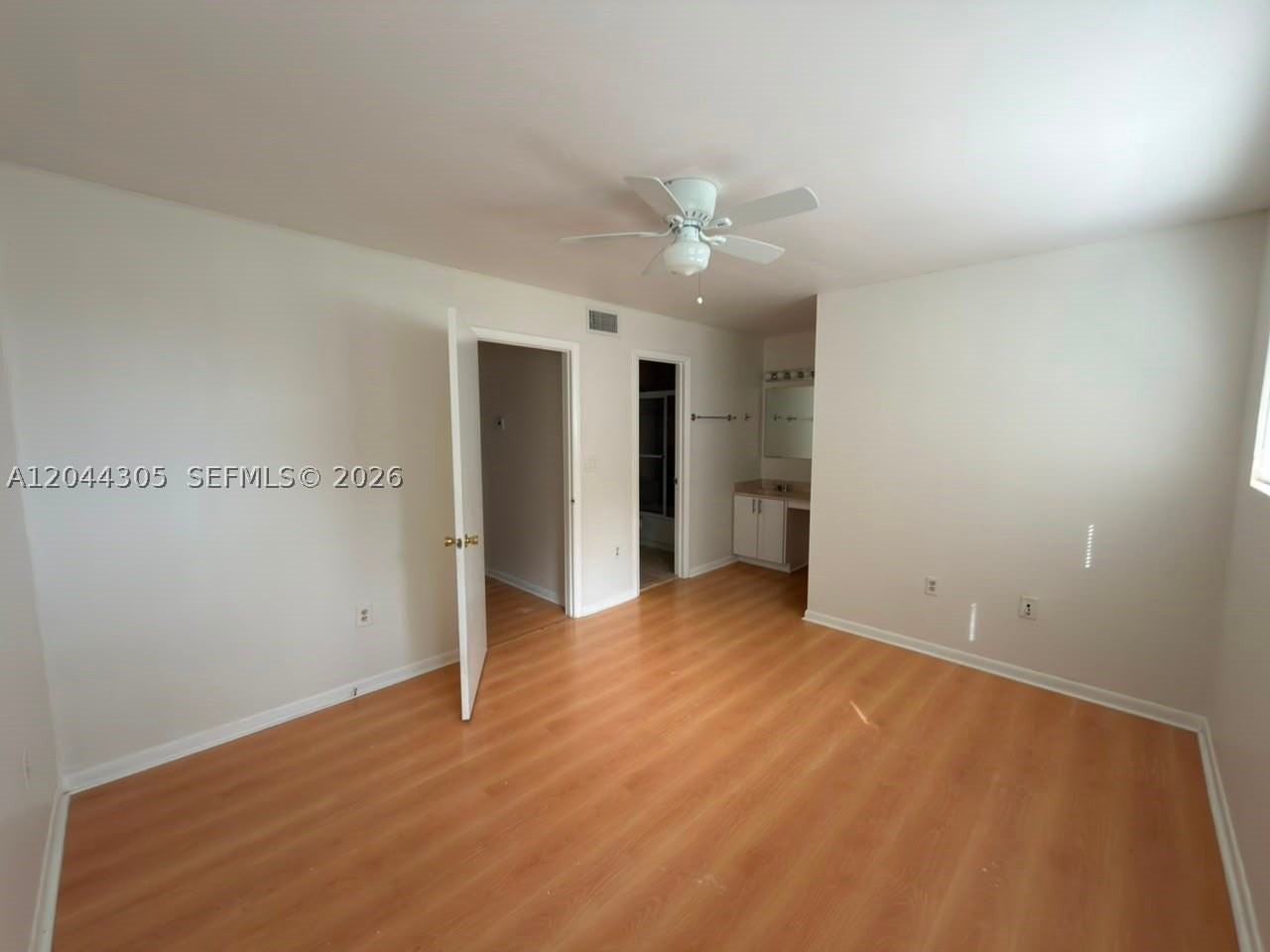 862 Crystal Lake Dr - Photo 3 of 9