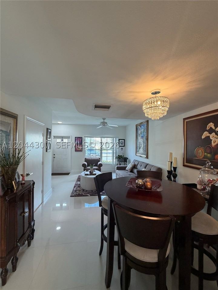 16619 Hemingway Dr - Photo 4 of 17