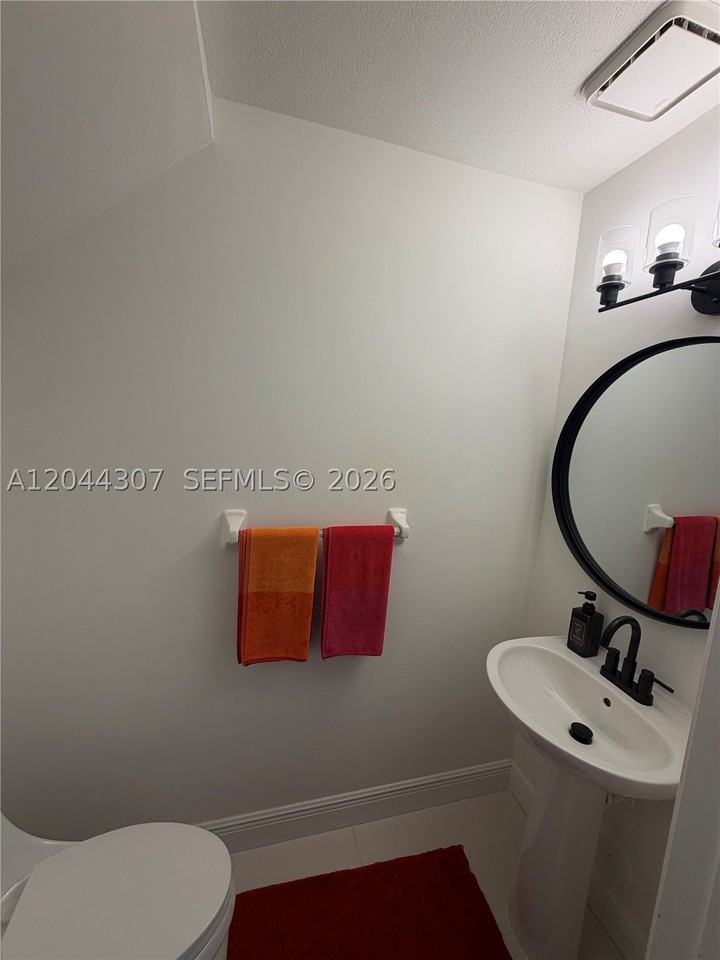 16619 Hemingway Dr - Photo 5 of 17