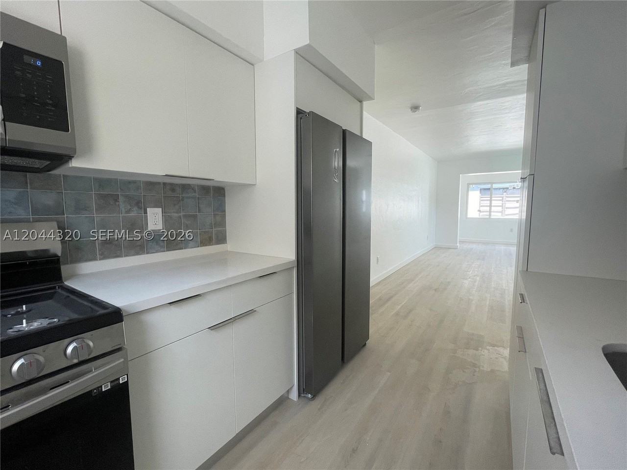 2120 Biarritz Dr #1 - Photo 3 of 25