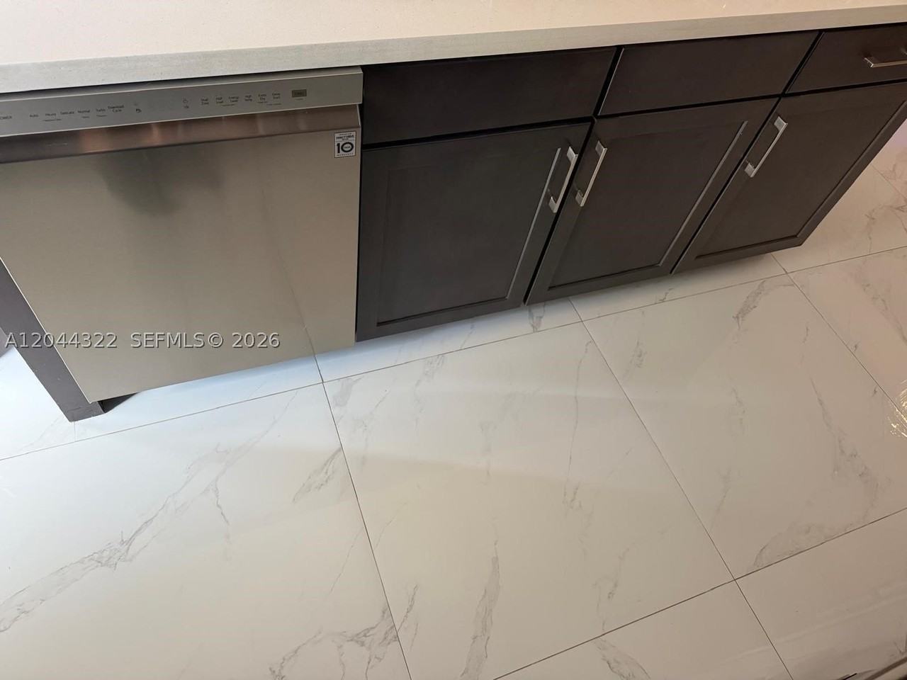 827 Se 18th St #827 - Photo 5 of 12