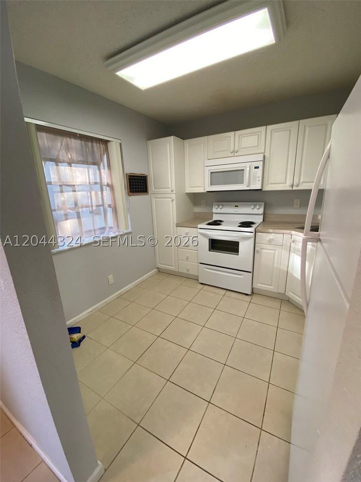 2442 Nw 49th Ter #4319 - Photo 3 of 17