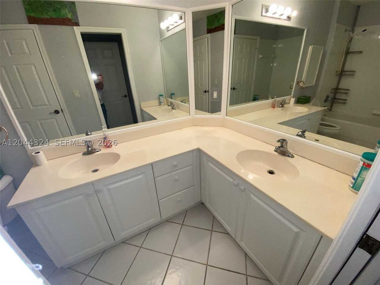 2442 Nw 49th Ter #4319 - Photo 5 of 17