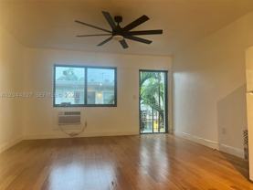 7035 Rue Granville #3 - Photo 1 of 1