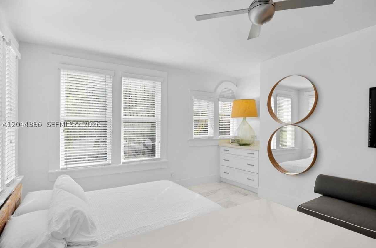 739 2nd St #6 - Photo 3 of 15