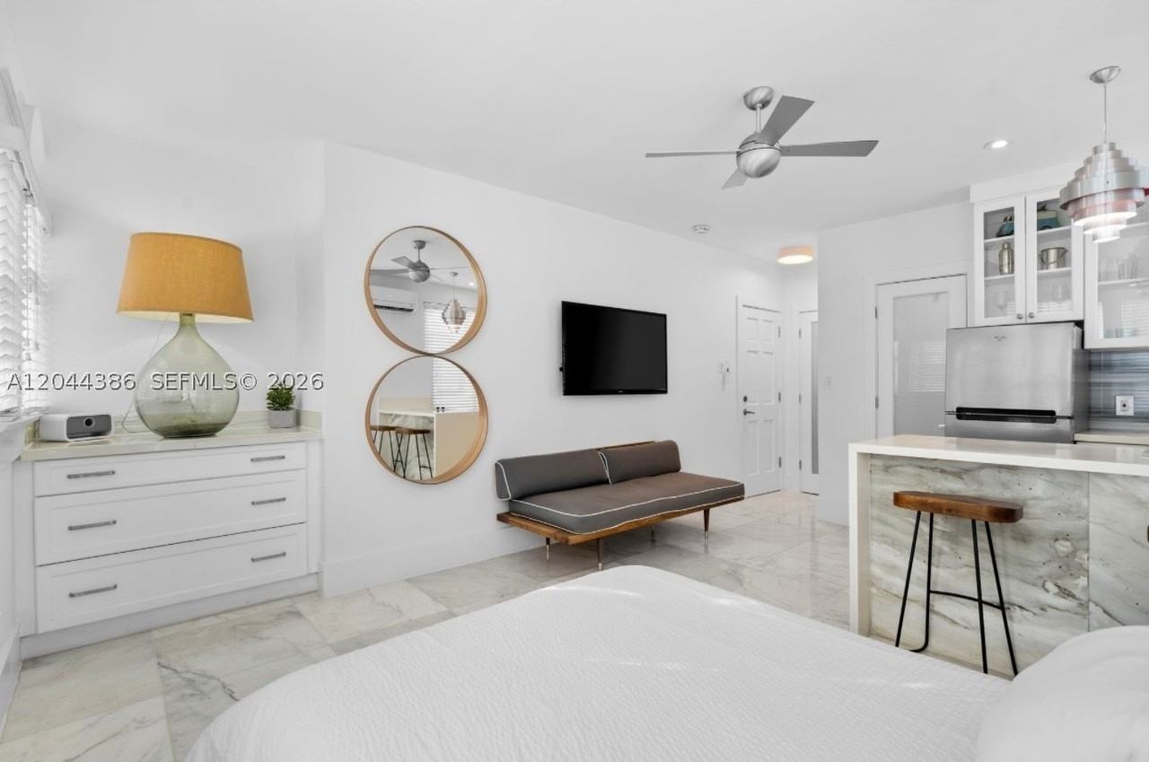739 2nd St #6 - Photo 5 of 15