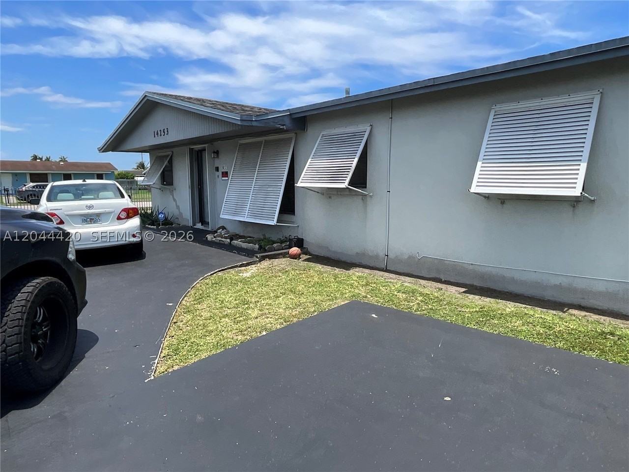 14253 Sw 107th Pl #X - Photo 2 of 6