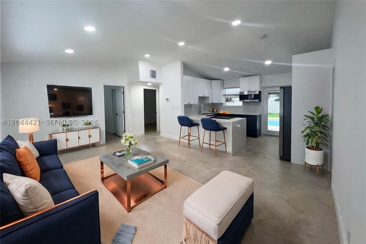 2679 Nw 57th Ter - Photo 3 of 25