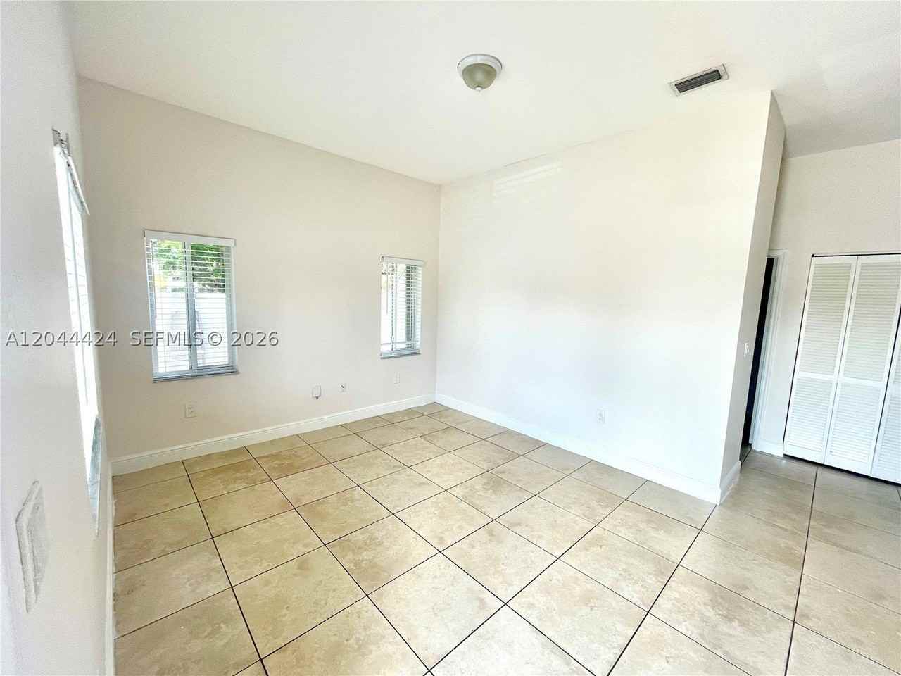 2487 W 5th Ct - Photo 4 of 16