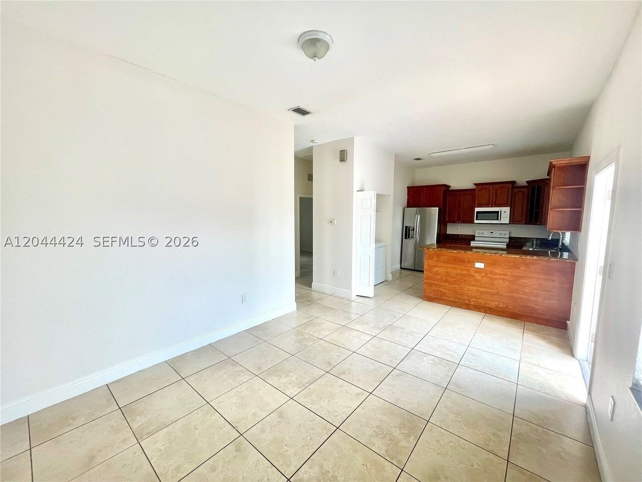 2487 W 5th Ct - Photo 5 of 16