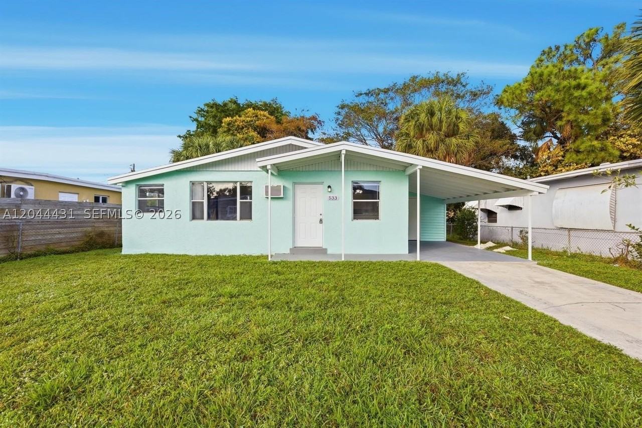 533 Nw 15th Way - Photo 3 of 18
