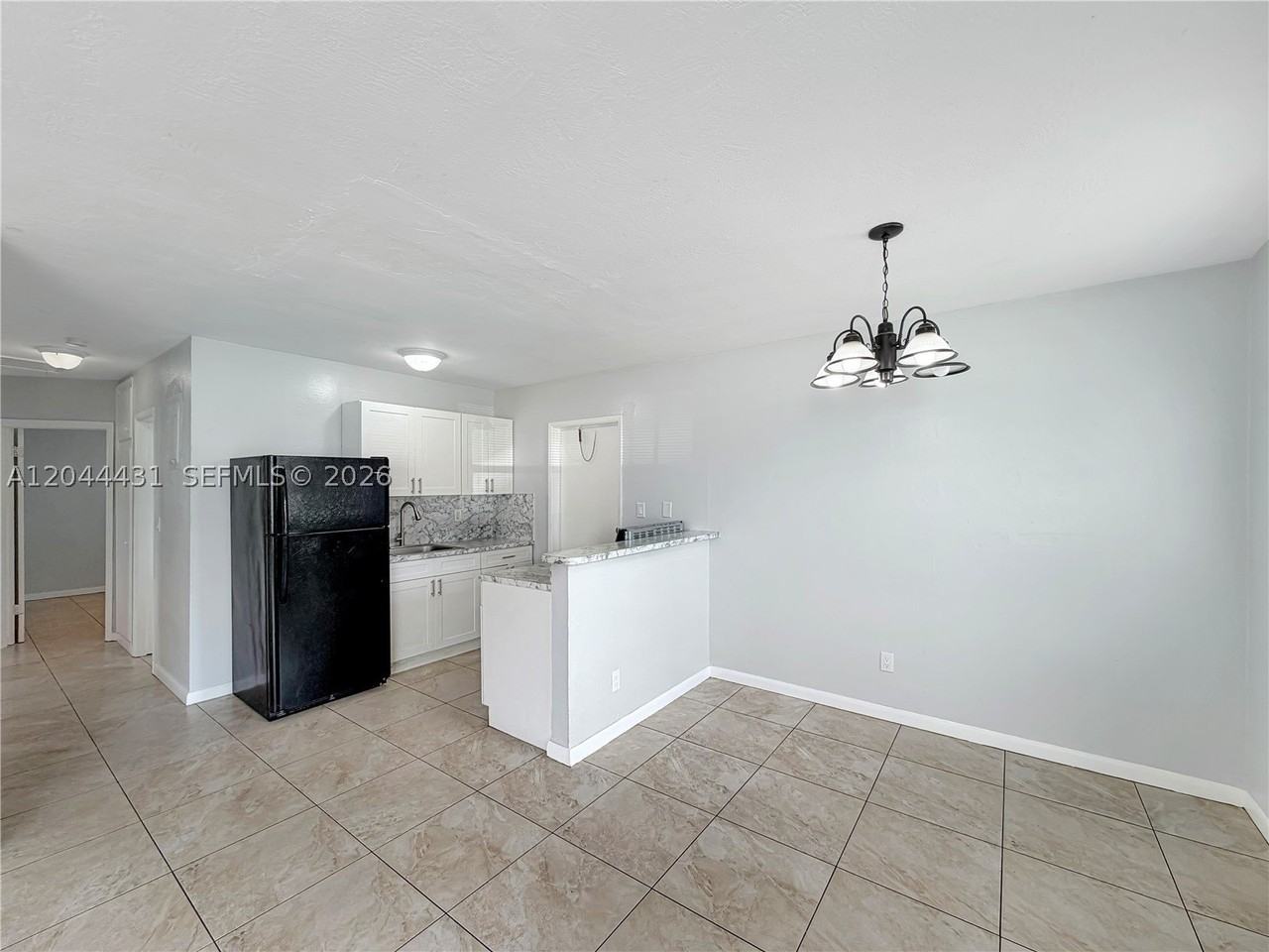 533 Nw 15th Way - Photo 5 of 18