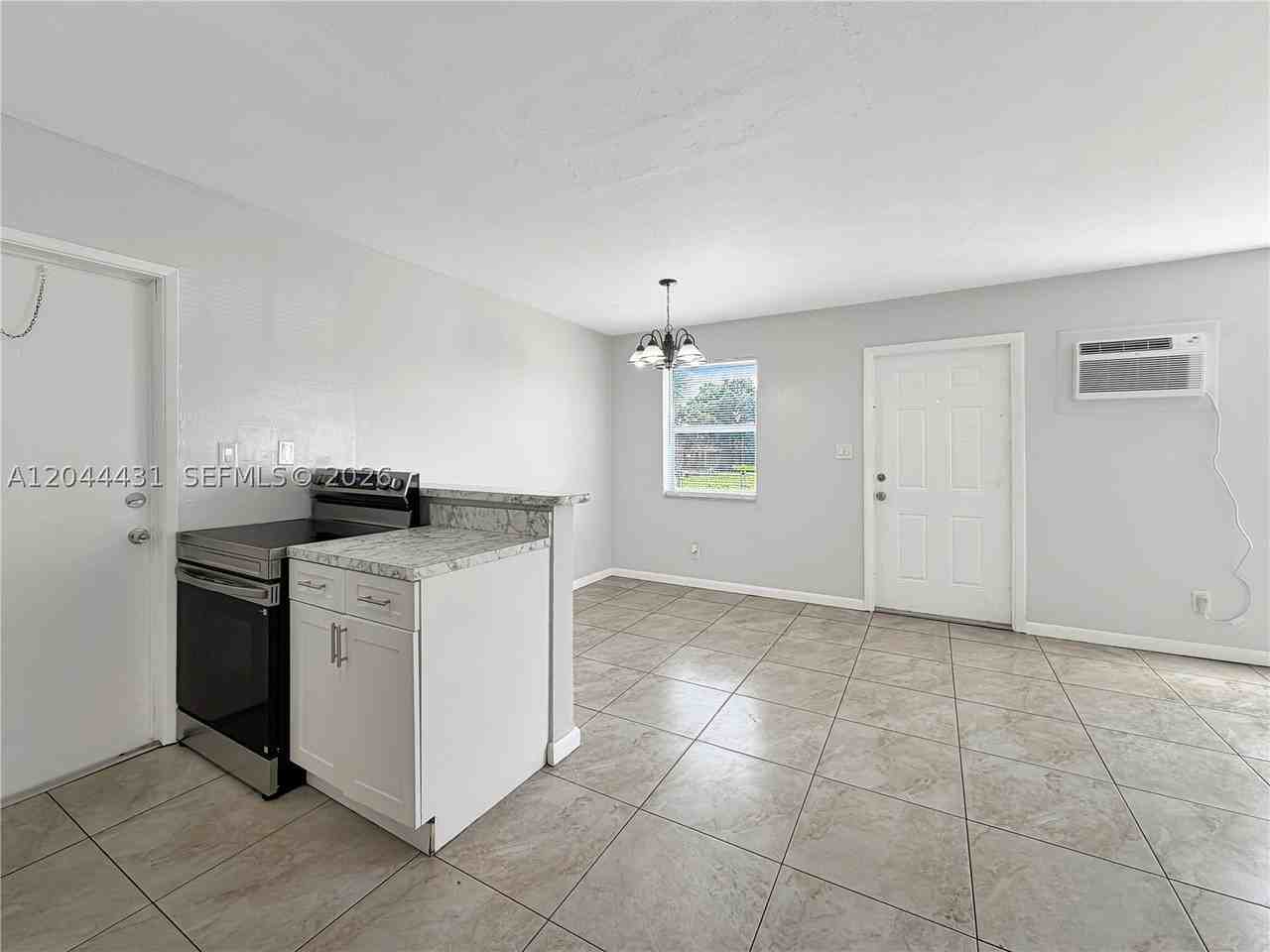 533 Nw 15th Way - Photo 6 of 18