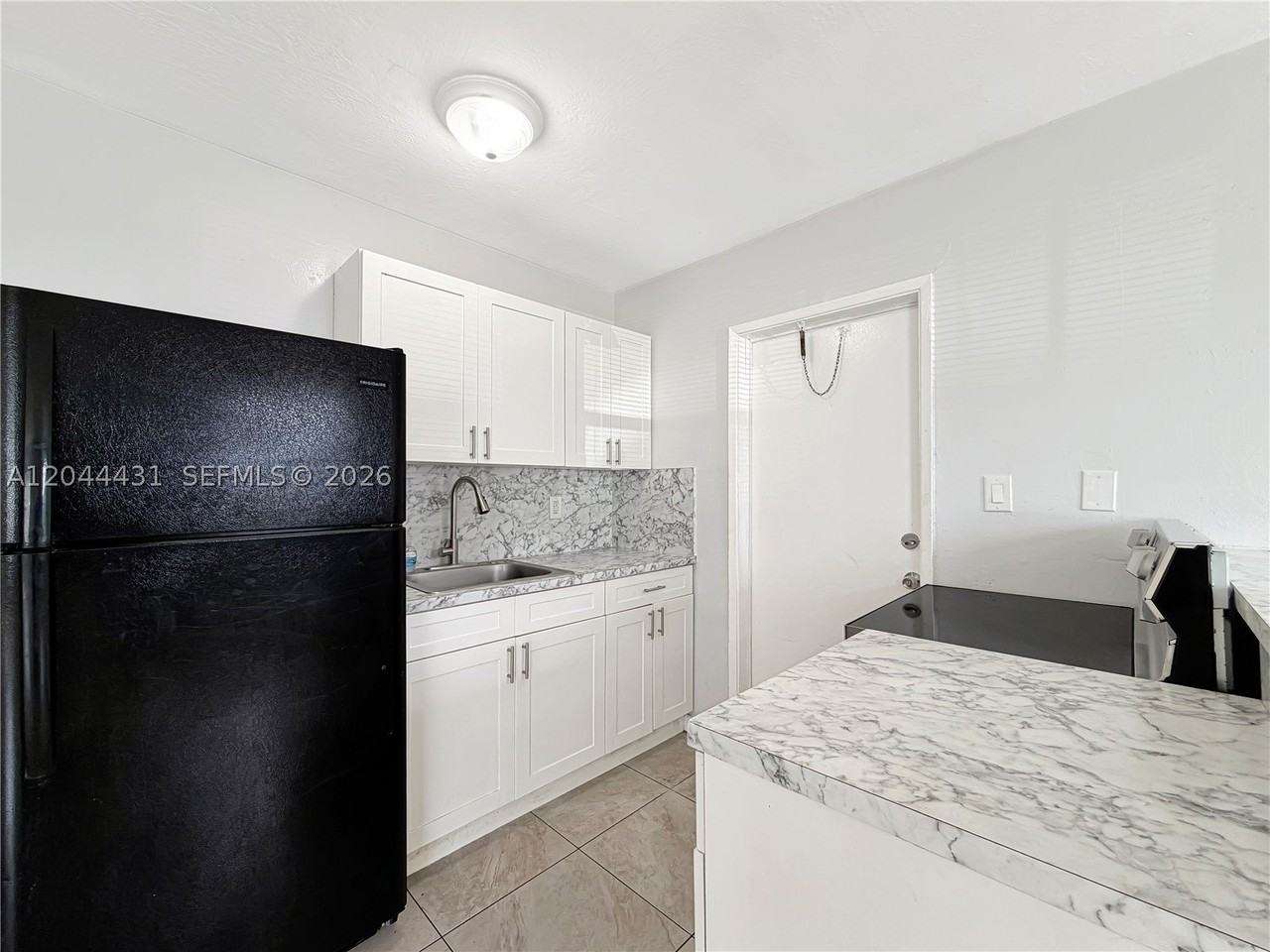 533 Nw 15th Way - Photo 7 of 18