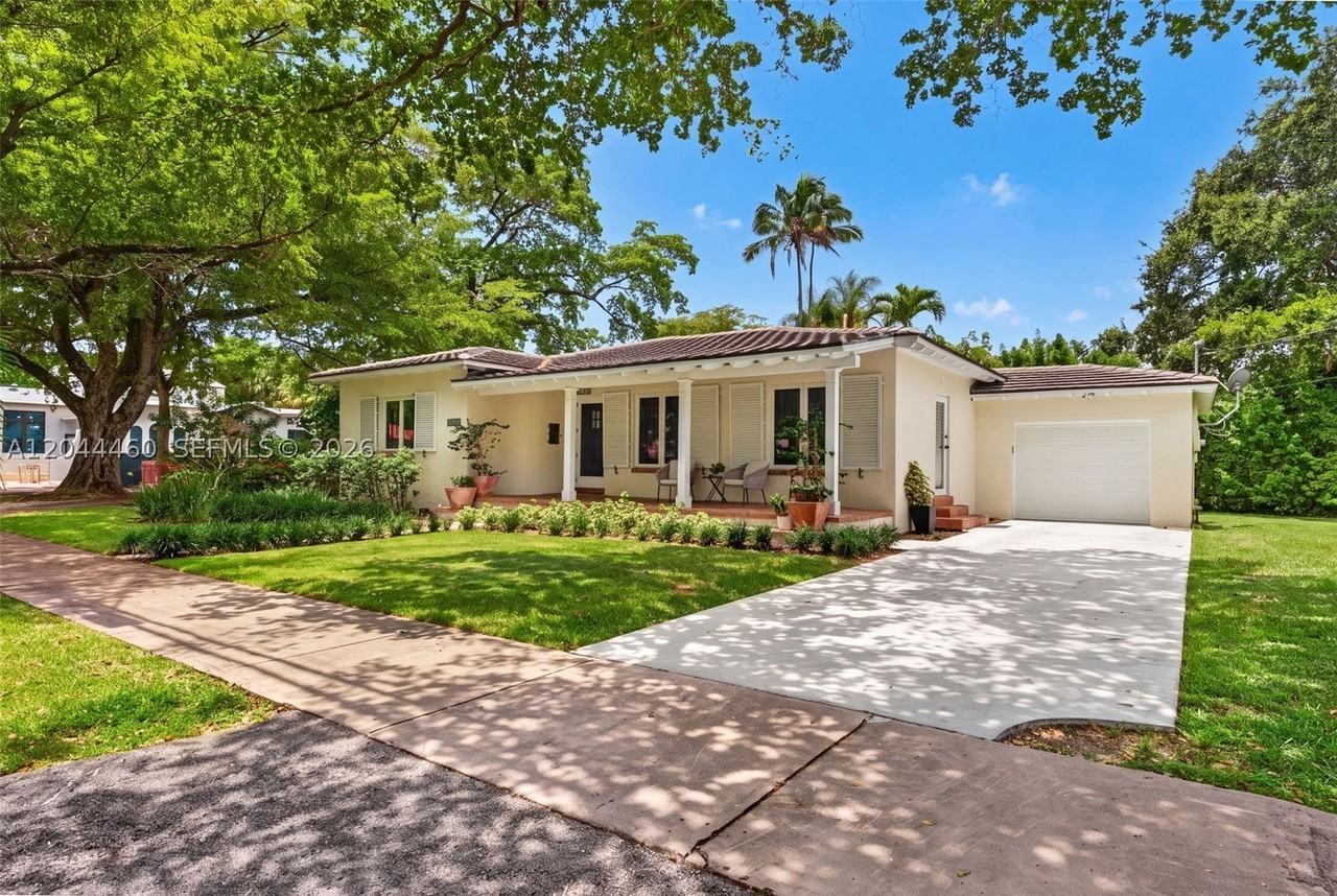 1710 Segovia St - Photo 2 of 25