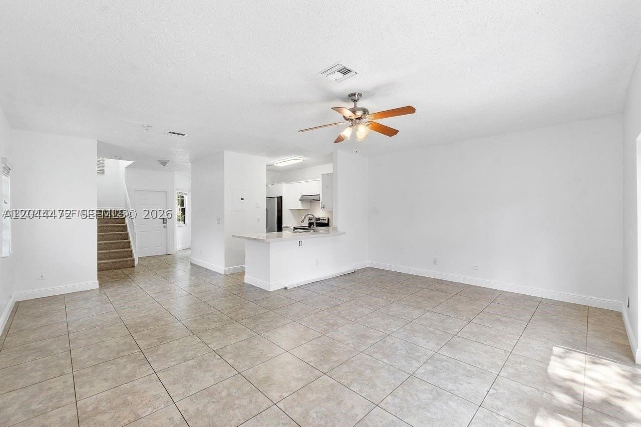 16035 Emerald Cove Rd - Photo 3 of 30