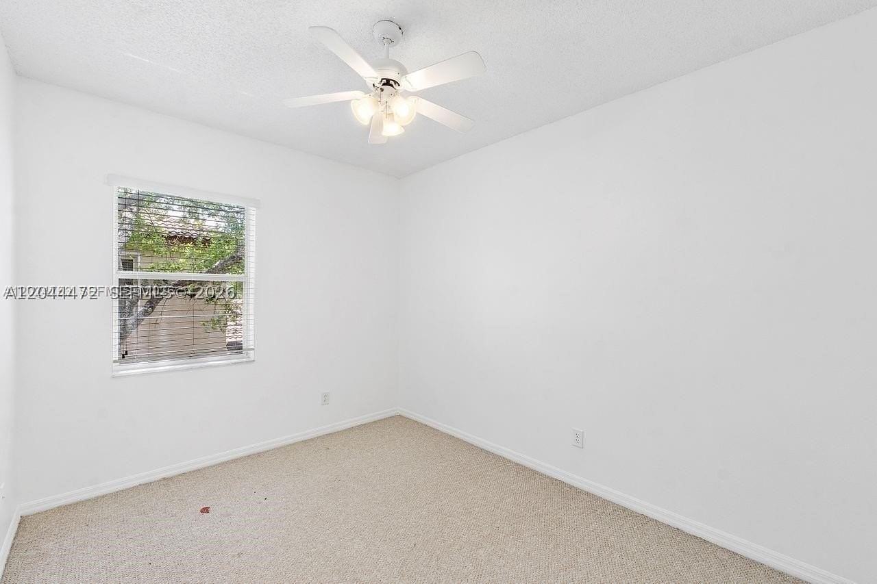 16035 Emerald Cove Rd - Photo 7 of 30