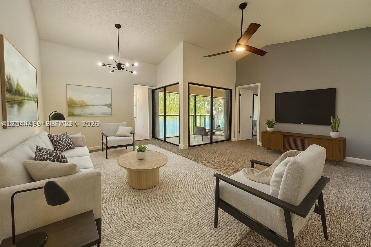 1044 S Independence Dr #1044I - Photo 4 of 21