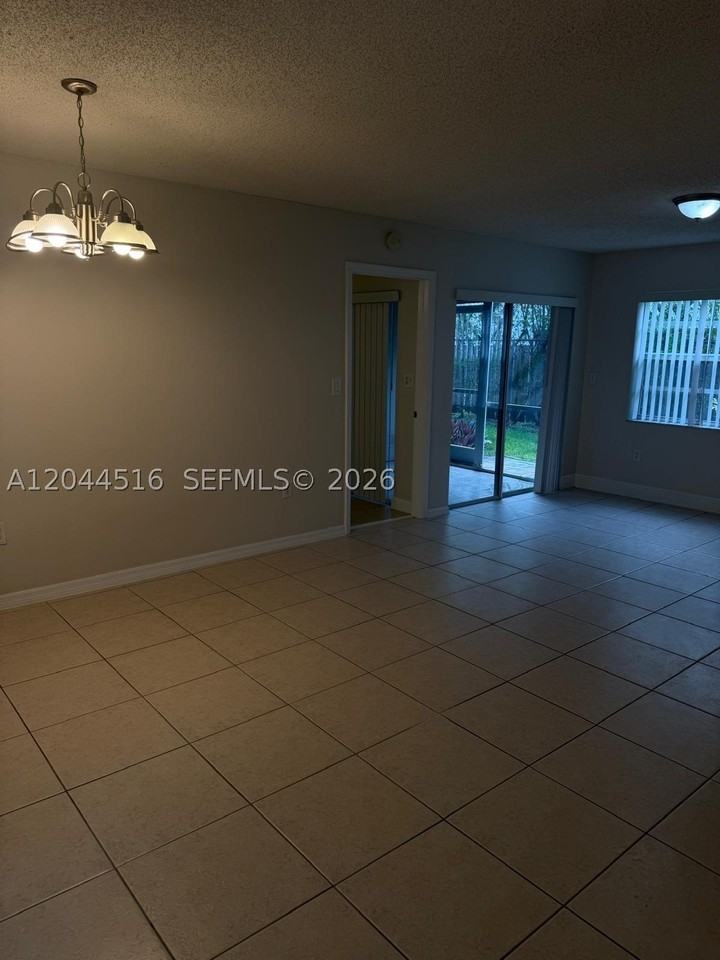 458 Ne 210th Circle Ter #101-8 - Photo 5 of 10