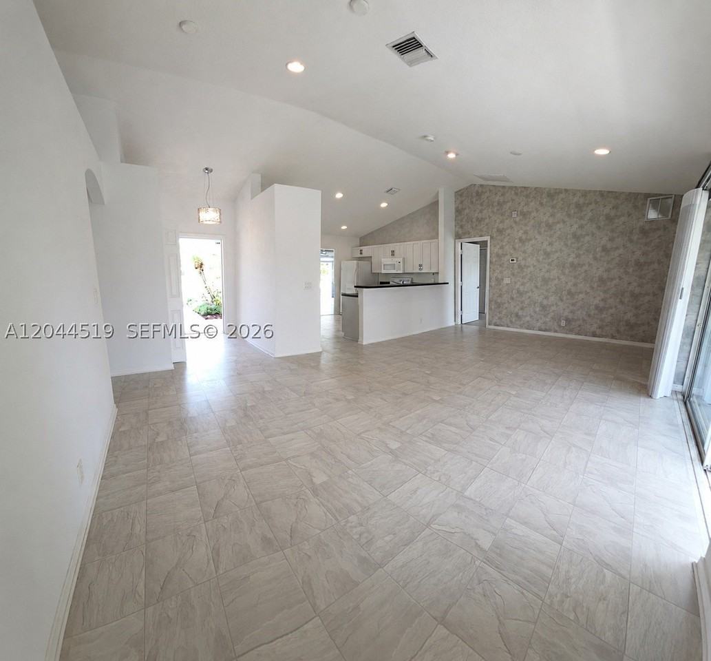 547 High Hawk Cir #541 - Photo 2 of 22