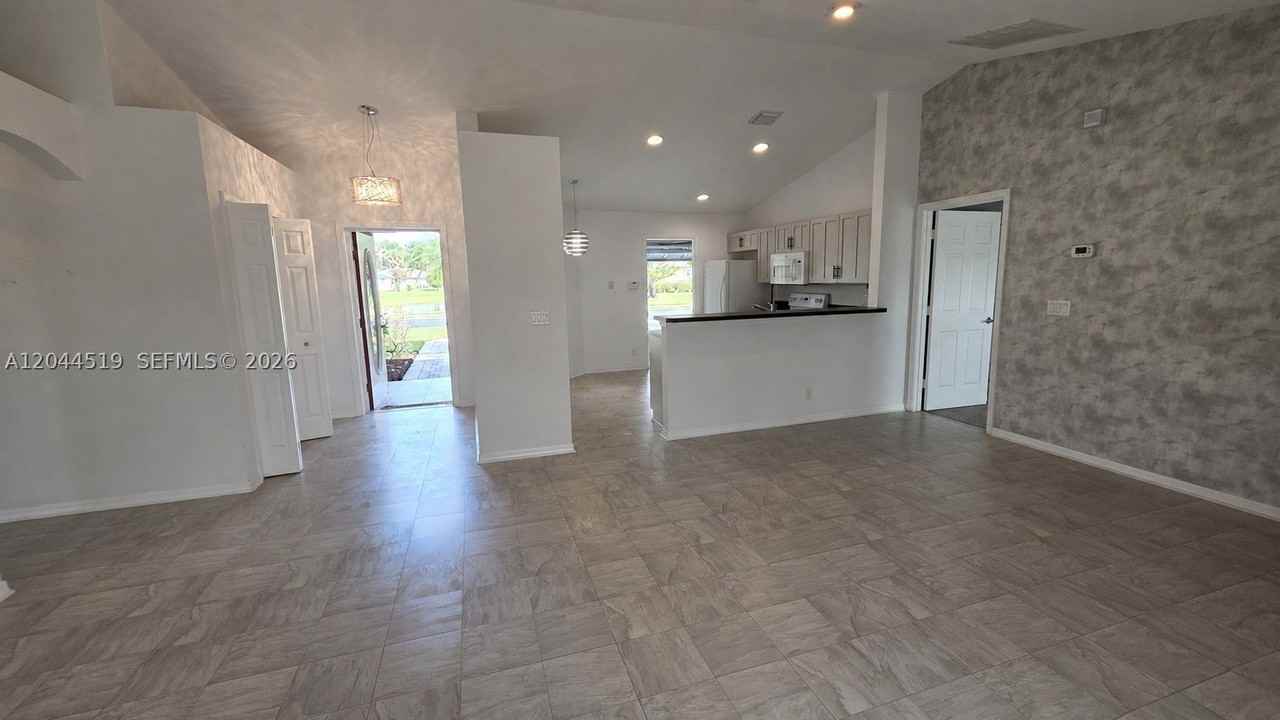 547 High Hawk Cir #541 - Photo 3 of 22