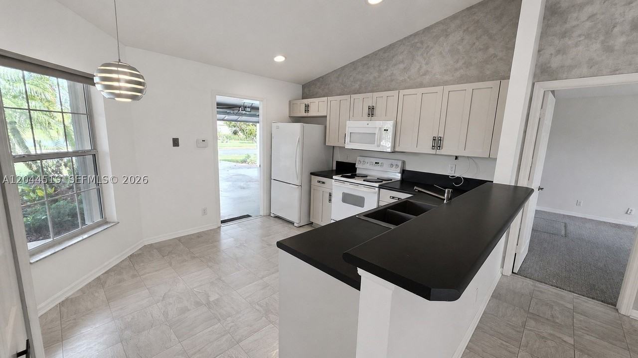 547 High Hawk Cir #541 - Photo 4 of 22
