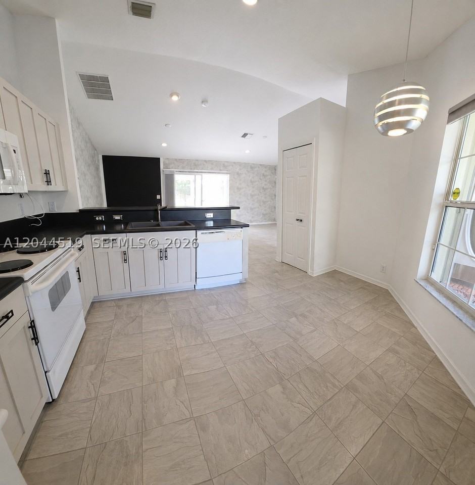 547 High Hawk Cir #541 - Photo 5 of 22