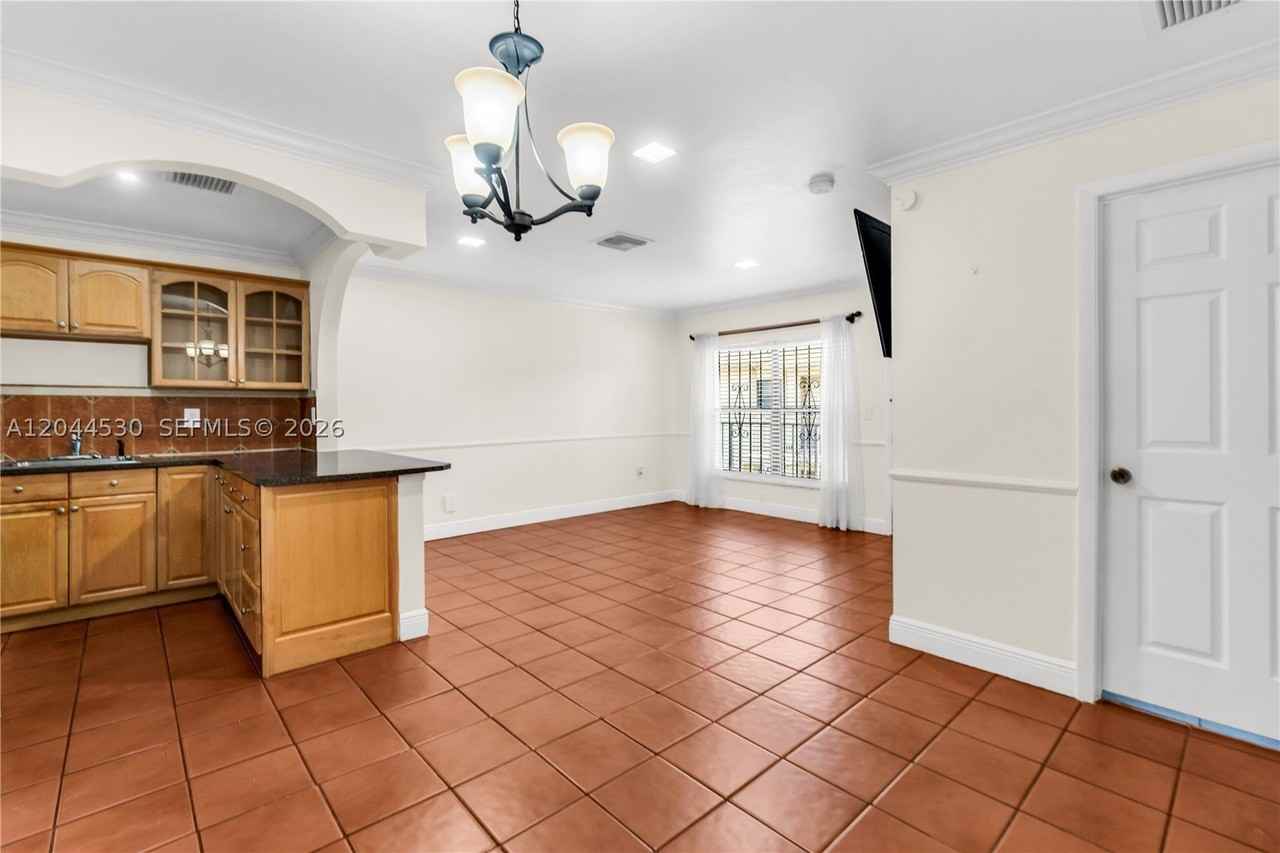 15350 Sunset Dr #24-24 - Photo 6 of 37