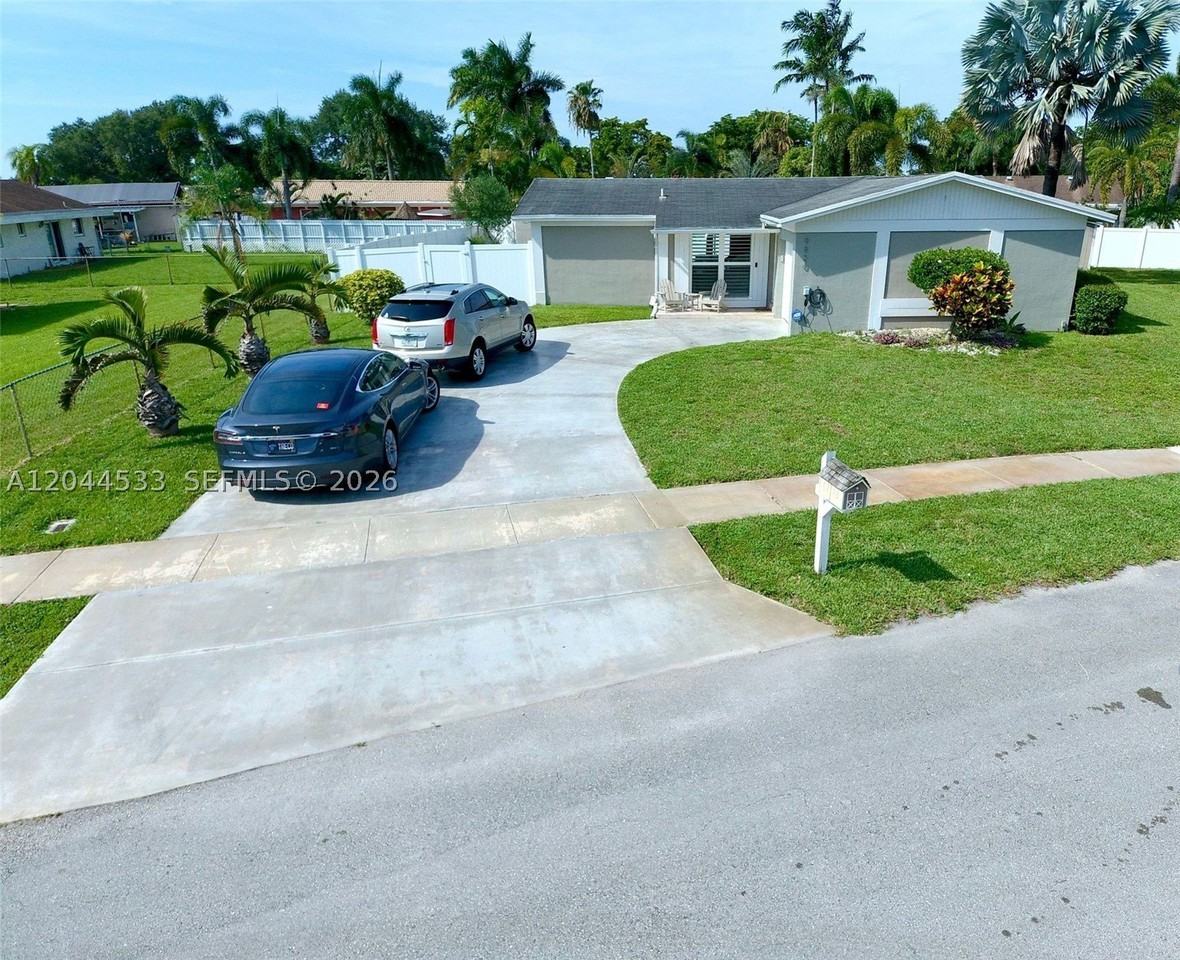 9820 Nw 7th St #0 - Photo 2 of 45