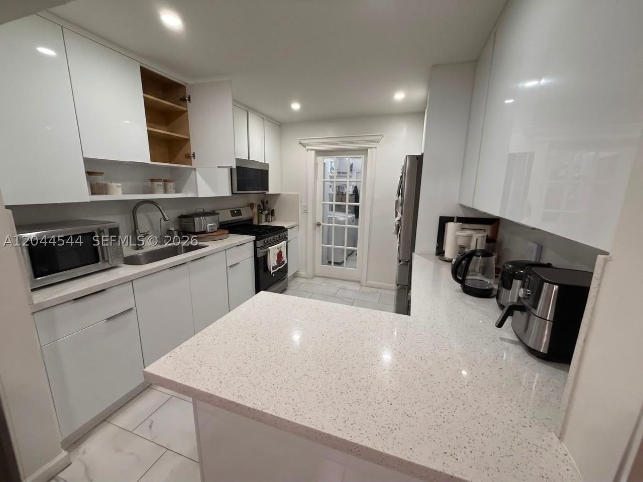 974 Se 1st St #974 - Photo 5 of 23