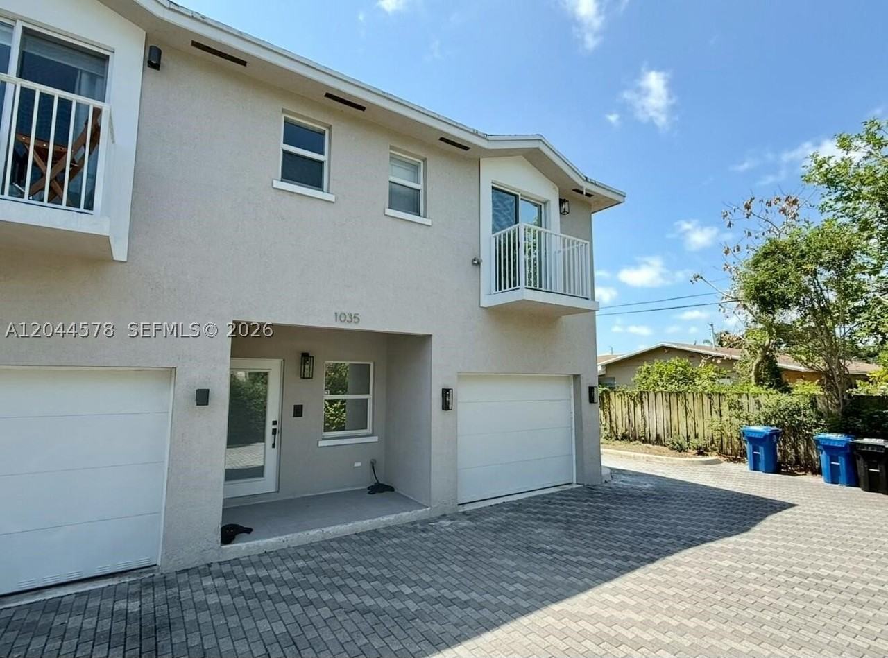 1035 Nw 2nd Ave - Photo 4 of 35
