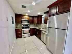 411 Sw 37th Ave #3D - Photo 1 of 1