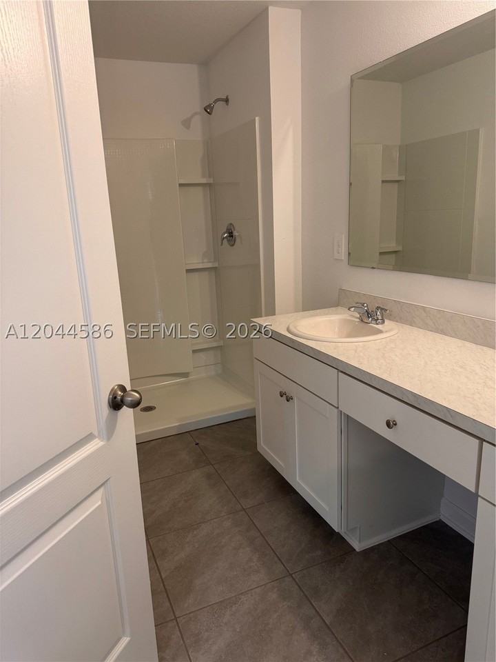 25 Redbud Rd - Photo 3 of 12